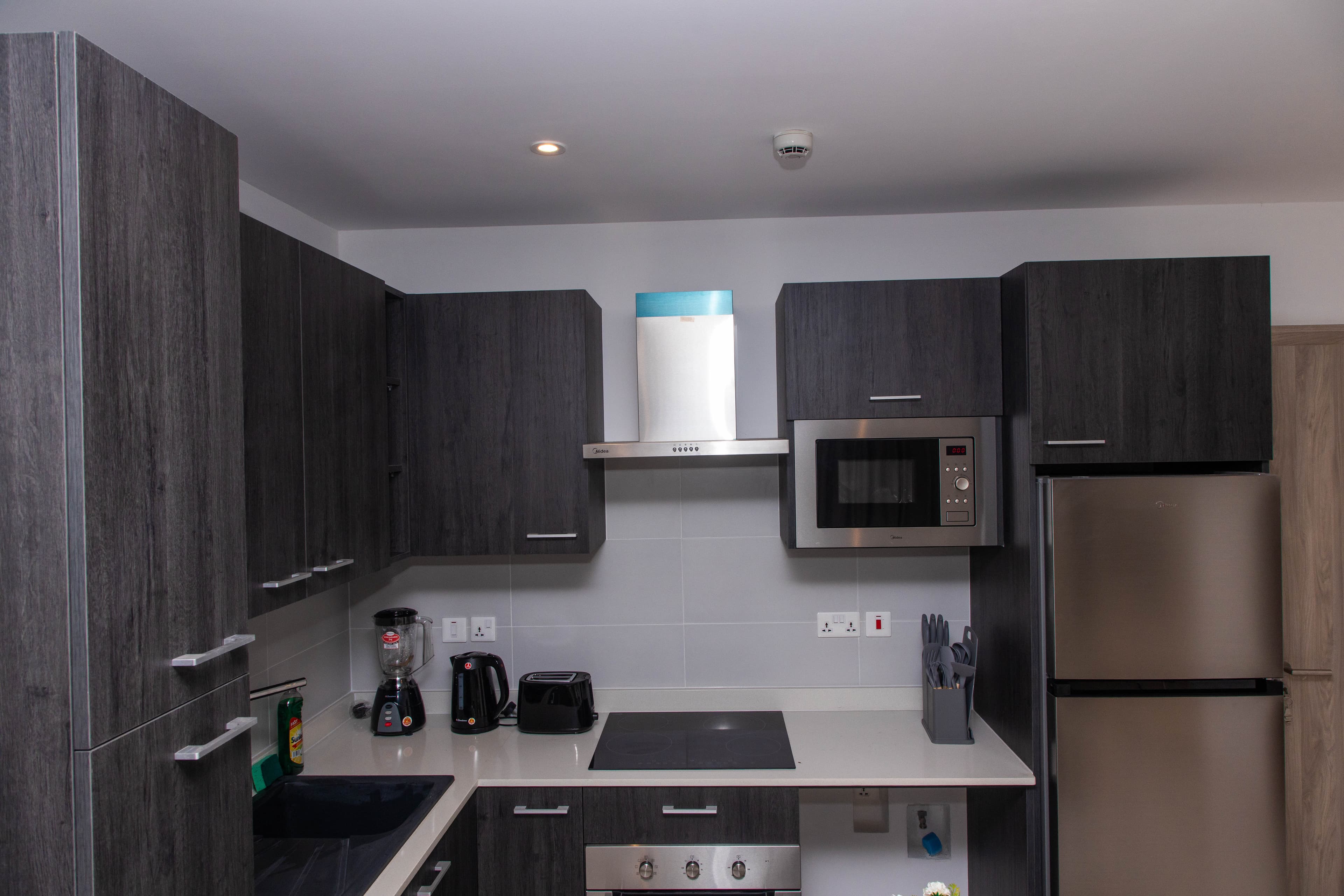 Loxwood Executive 1BR | Airport City • Pool • Gym 4